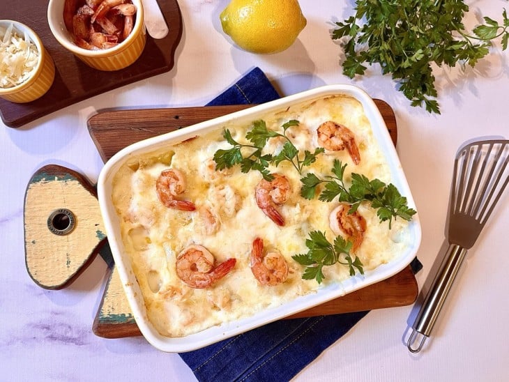 Camarão ao molho branco gratinado com batata - Passo a Passo