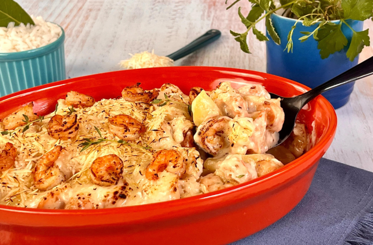 Camarão ao molho branco gratinado com batata