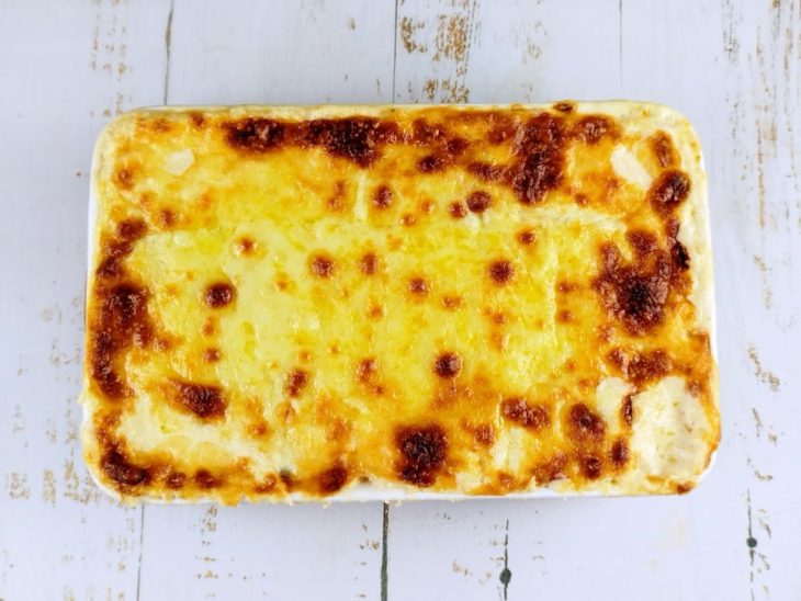 Camarão com queijo gratinado.