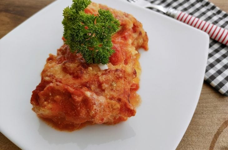 Canelone de presunto e queijo com massa de pastel
