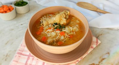 Canja de galinha com arroz cozido