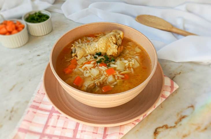Canja de galinha com arroz cozido