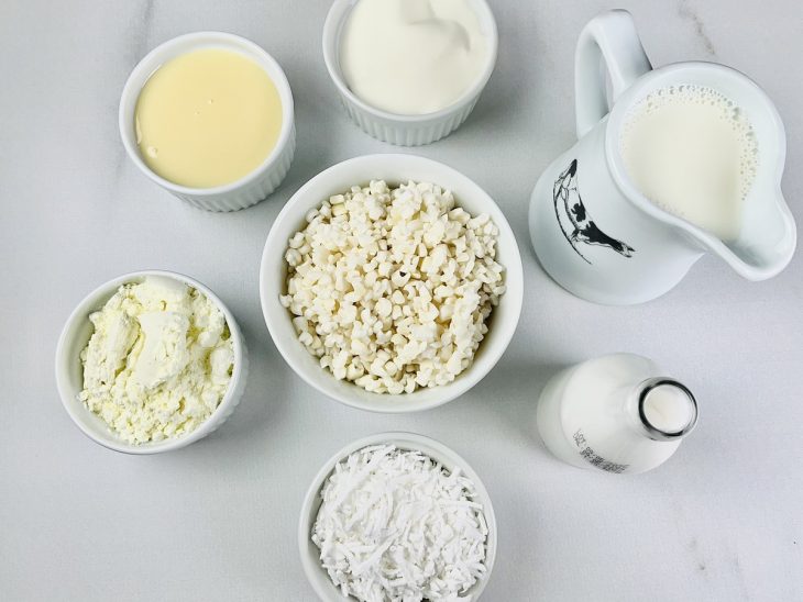 Ingredientes reunidos na bancada.