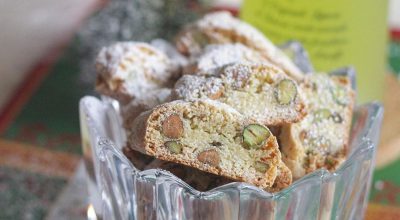 Cantucci de pistache e raspas de limão