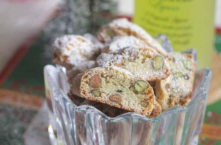 Cantucci de pistache e raspas de limão