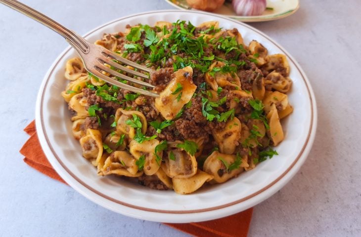 Capeletti à bolonhesa