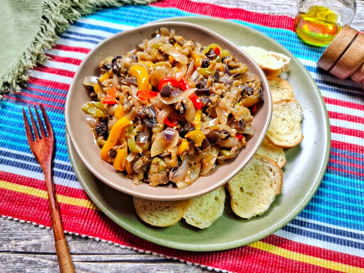 Caponata de berinjela na panela