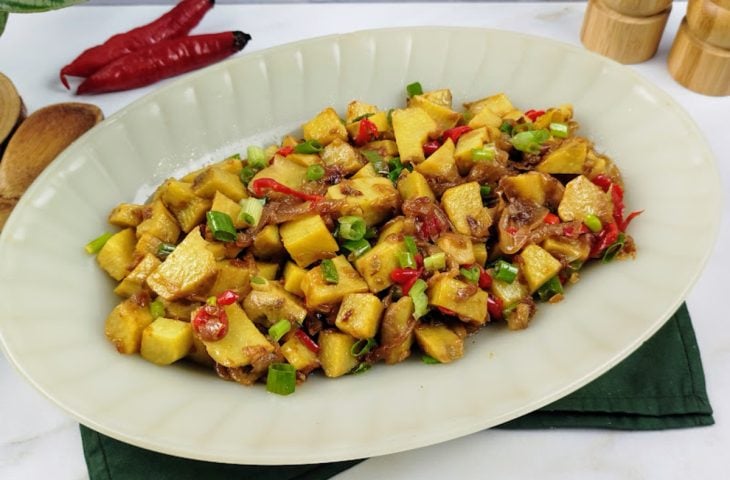 Cará-moela com cebolas caramelizadas