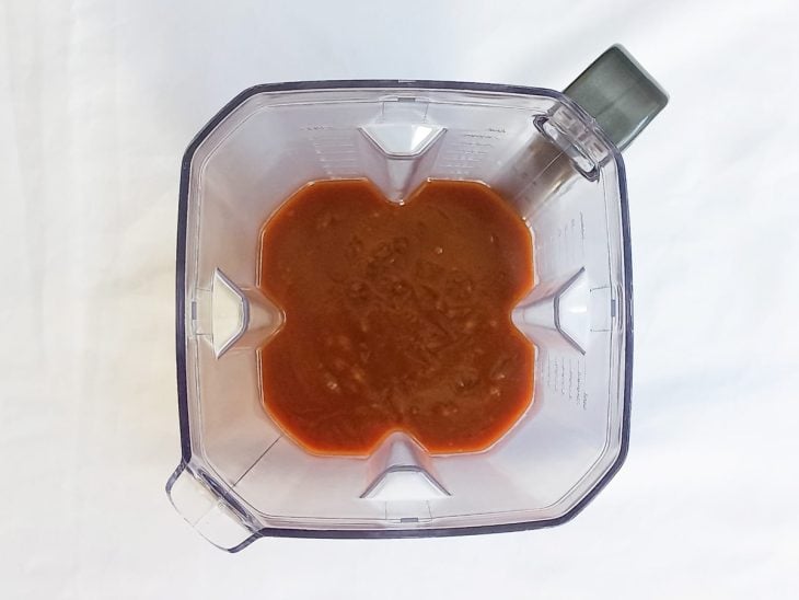 Caramelo batido no liquidificador.