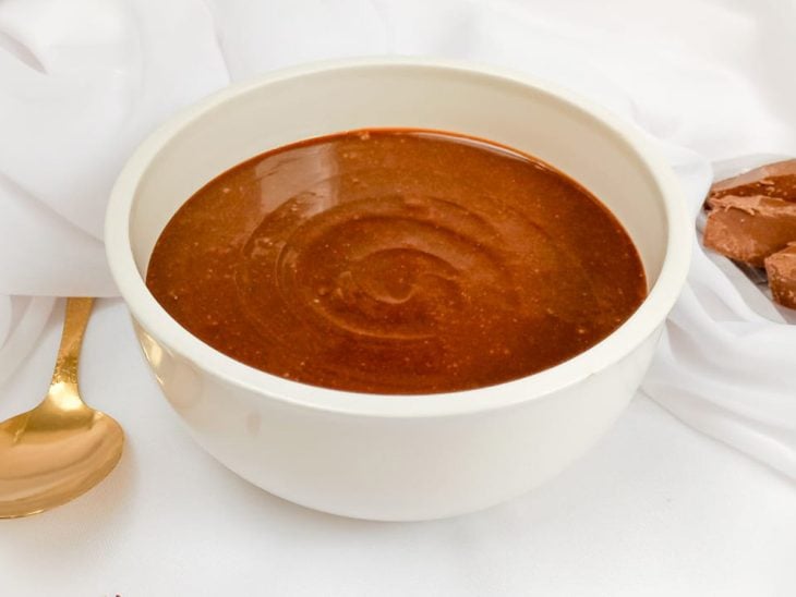 Caramelo de chocolate pronto para ser utilizado.