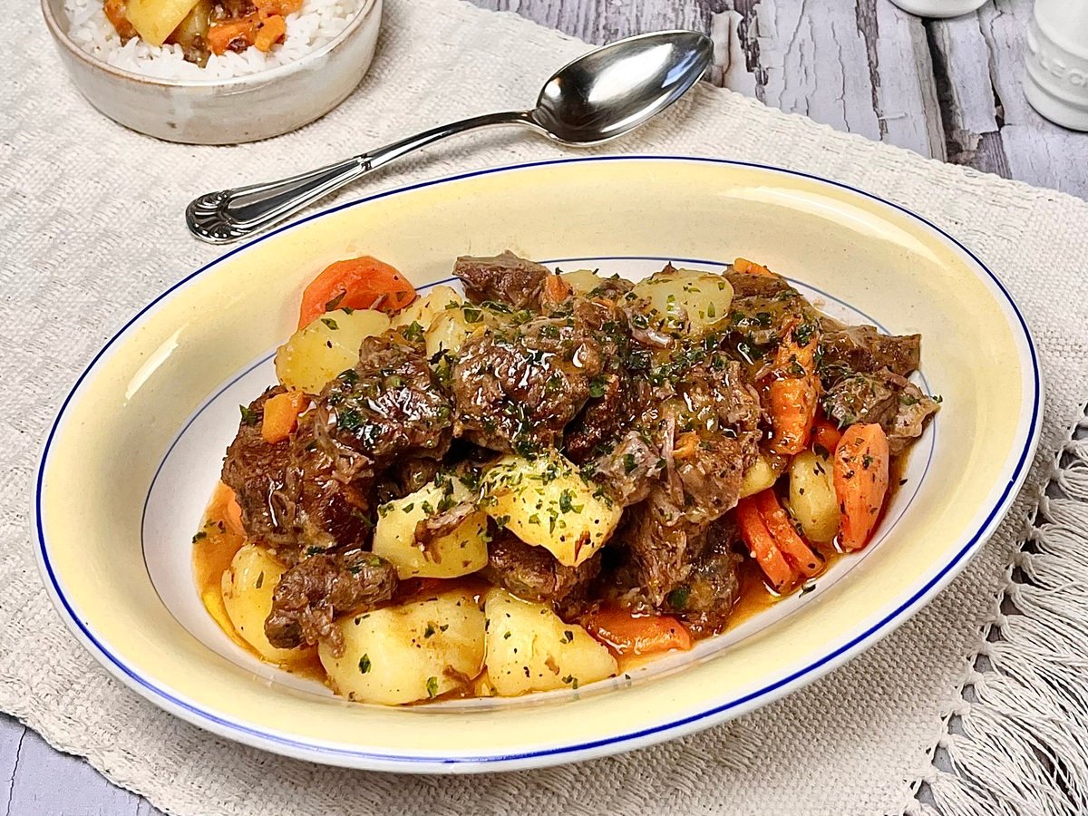 Carne de panela com batata rápida e fácil