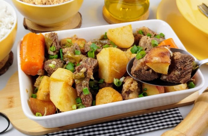 Carne de panela com batata simples