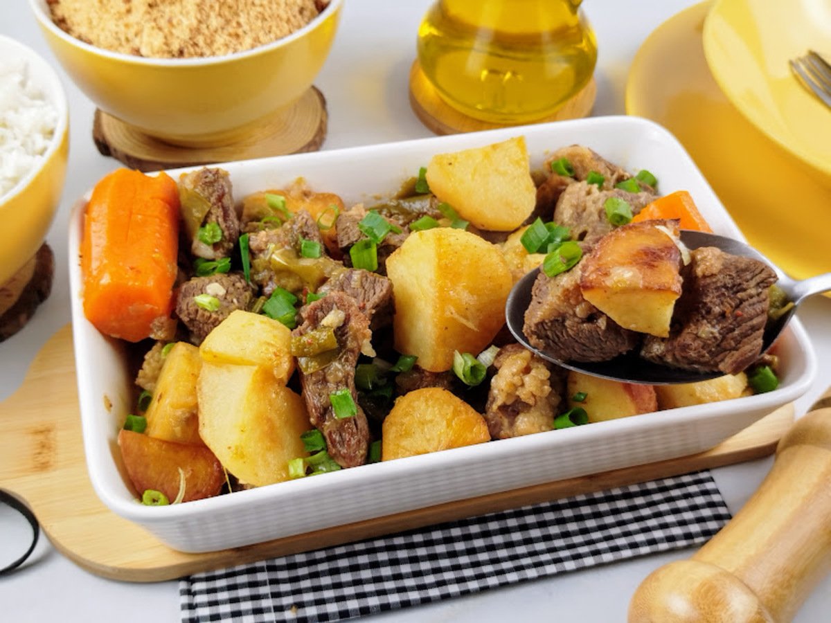 Carne de panela com batata simples