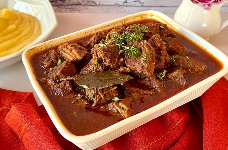 Carne de panela com vinho tinto