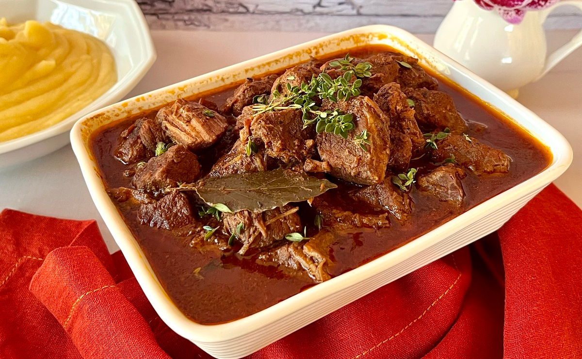 Carne de panela com vinho tinto