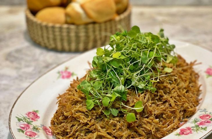 Carne de porco desfiada
