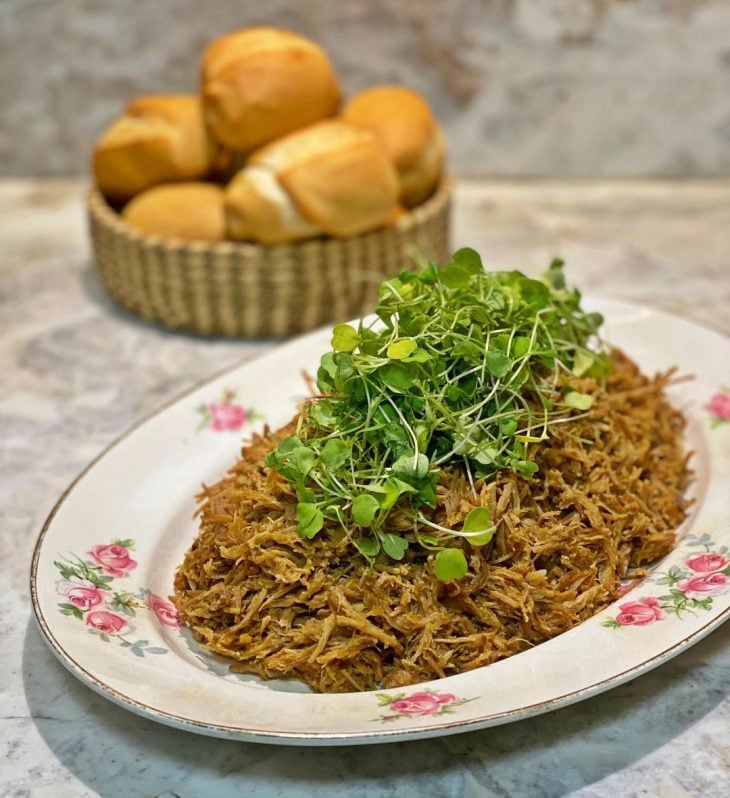 Carne de porco desfiada