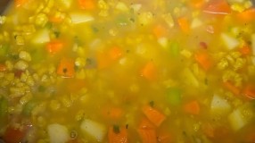 Carne de soja com batata e cenoura