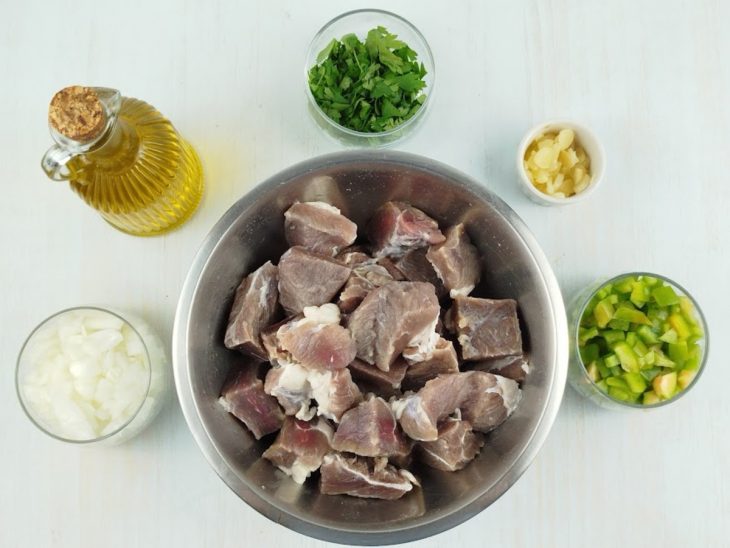 Ingredientes na bancada.