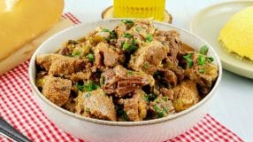Carne de sol na panela de pressão