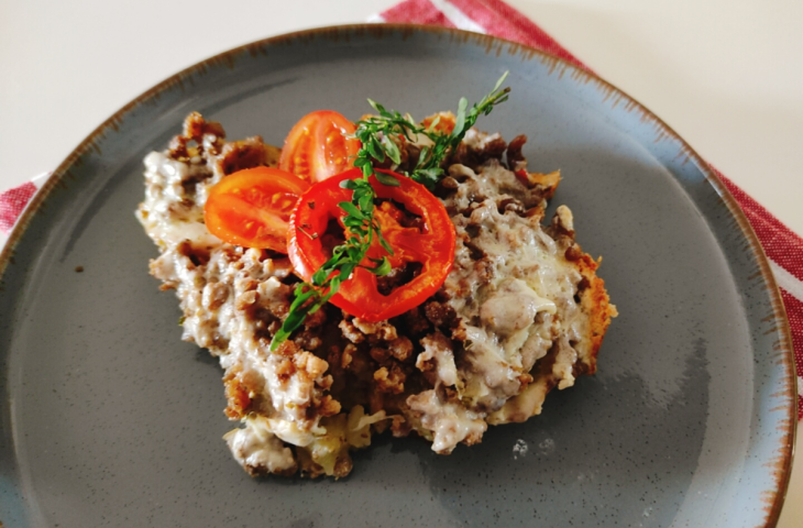Carne moída com batata no forno