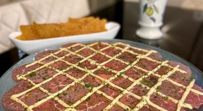 Carpaccio com aioli trufado