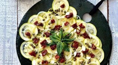 Carpaccio de abobrinha com tomate seco