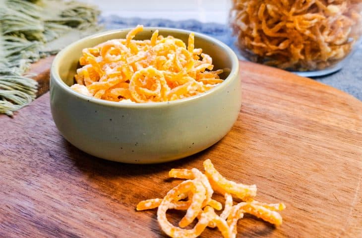 Cascas de laranja cristalizadas
