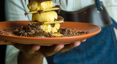 Cascata de chocolate com sorvete