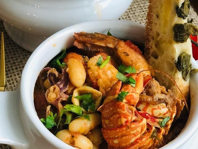 Cassoulet de frutos do mar ao curry