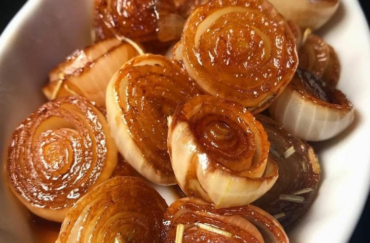 Cebola caramelizada de forno