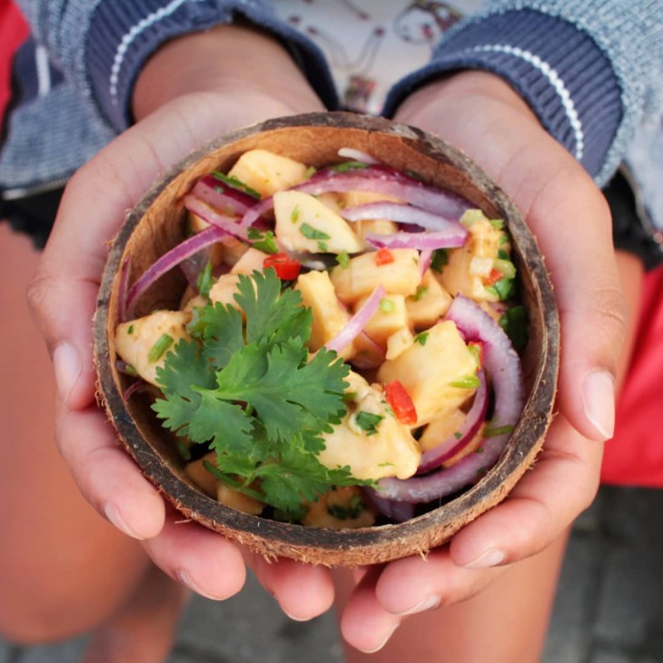 Ceviche de banana-da-terra e laranja