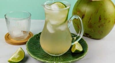 Chá-verde com água de coco e limão
