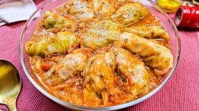 Charuto de repolho com carne moída