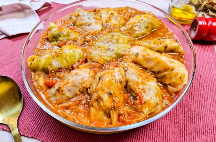 Charuto de repolho com carne moída