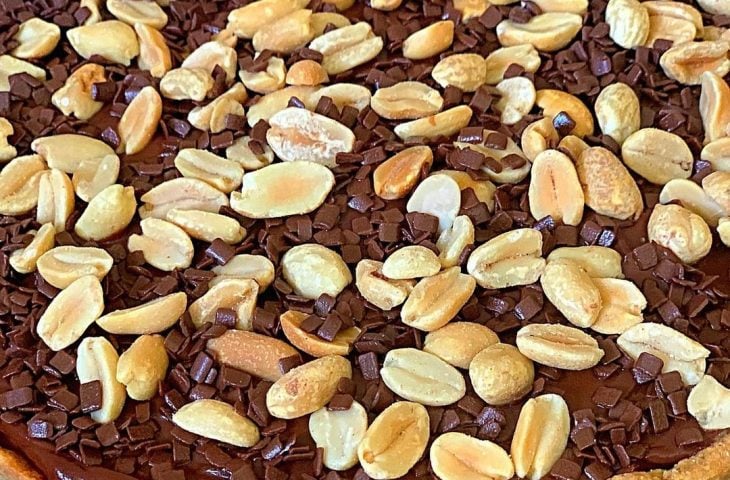 Cheesecake de amendoim com chocolate