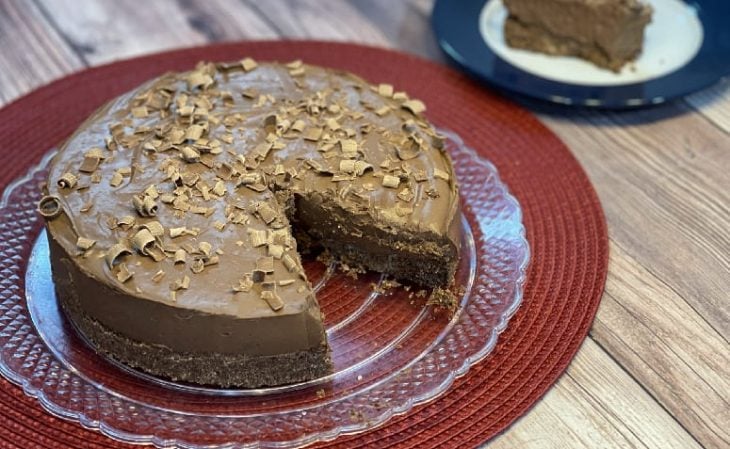 Cheesecake de chocolate fácil e sem forno