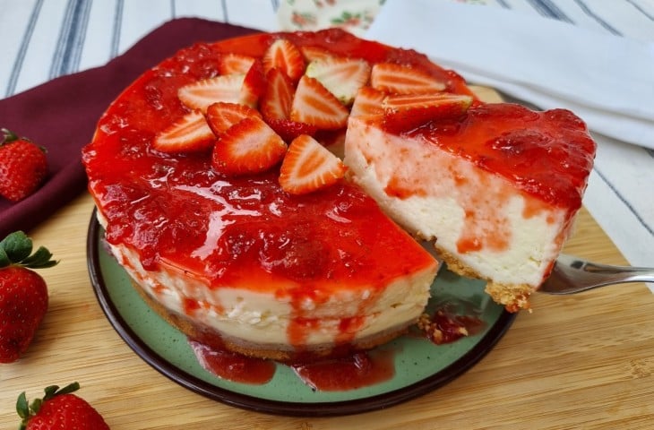 Cheesecake de morango fácil