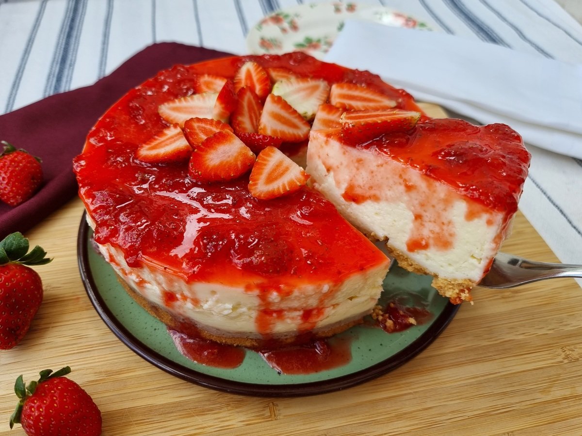 Cheesecake de morango fácil