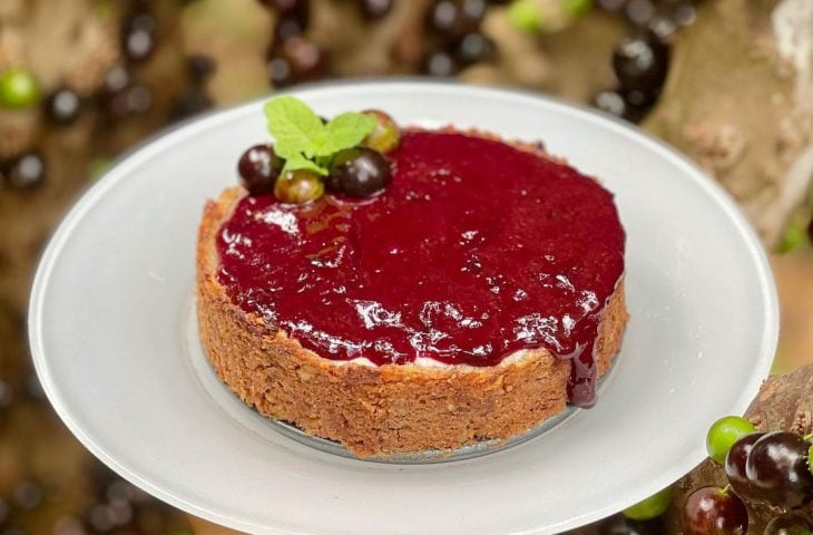 Cheesecake vegana de jabuticaba