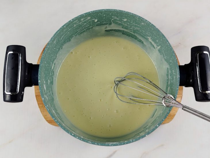 creme de confeiteiro para segunda camada de chico balanceado.