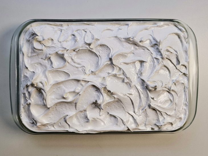 Chico balanceado tradicional com merengue por cima.