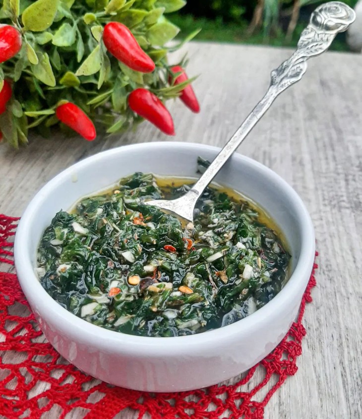 Chimichurri com pimenta-dedo-de-moça