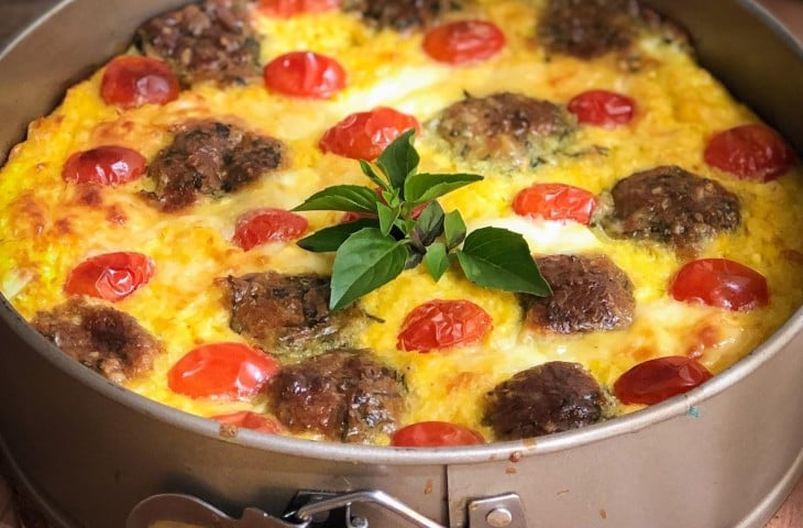 Chipa caprese com requeijão