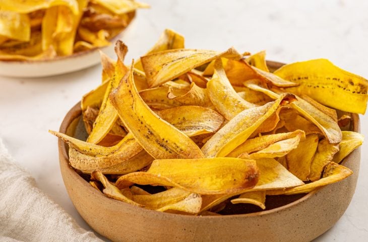 Chips de banana de forno