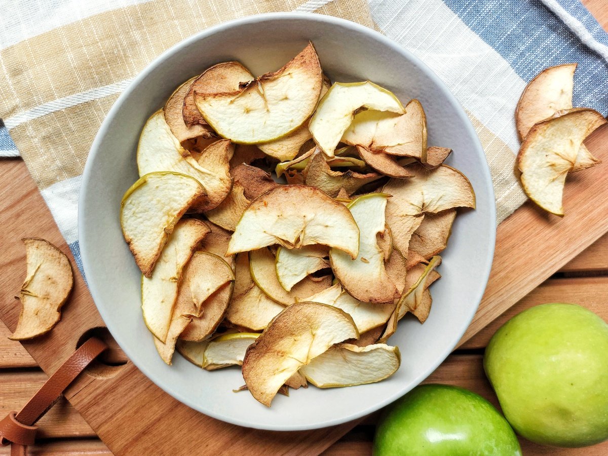 Chips de maçã na airfryer