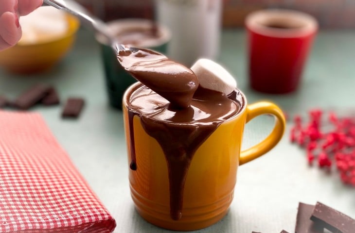 Chocolate quente com 3 ingredientes