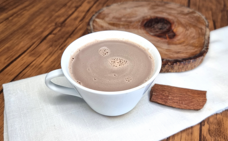 Chocolate quente com canela