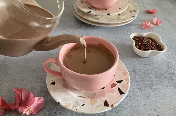 Chocolate quente com creme de leite