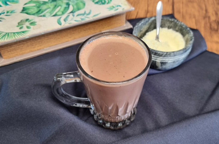 Chocolate quente com leite em pó